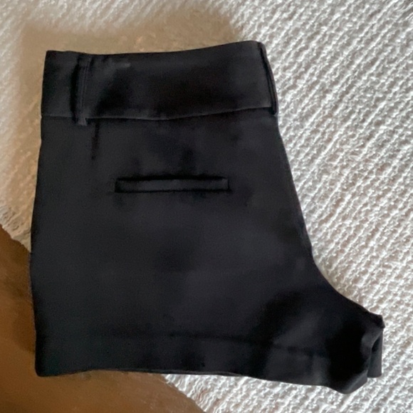 GUC alice + olivia Cady Short EUC SZ 10 - Picture 3 of 8